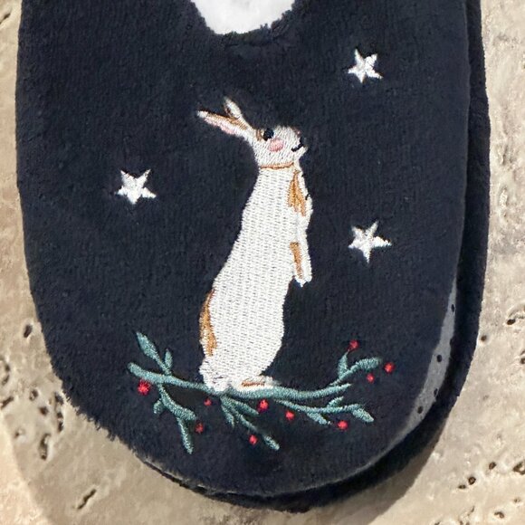 VERA BRADLEY COZY FLEECE SLIPPERS:NWT  WINTER FOREST  MEDIUM - Picture 2 of 10